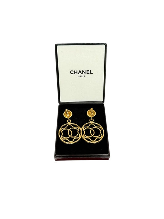 Chanel Vintage CC Logos Flowers Pendant Earrings Clip On Gold